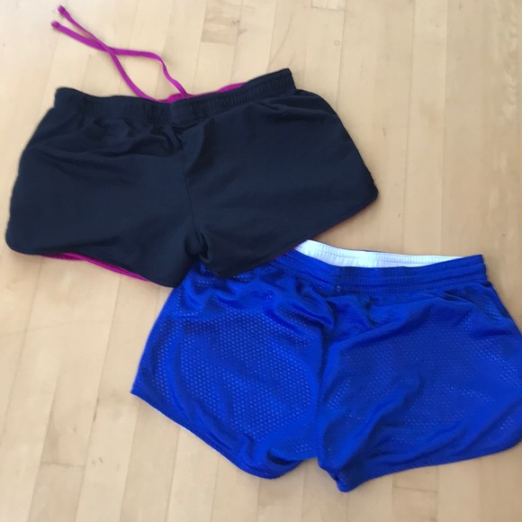 2 running shorts M nylons draw string reversible - Picture 5 of 5